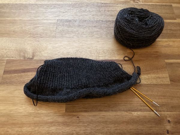 1目ゴム編みセクション　～ブルガリアの手編みスカート