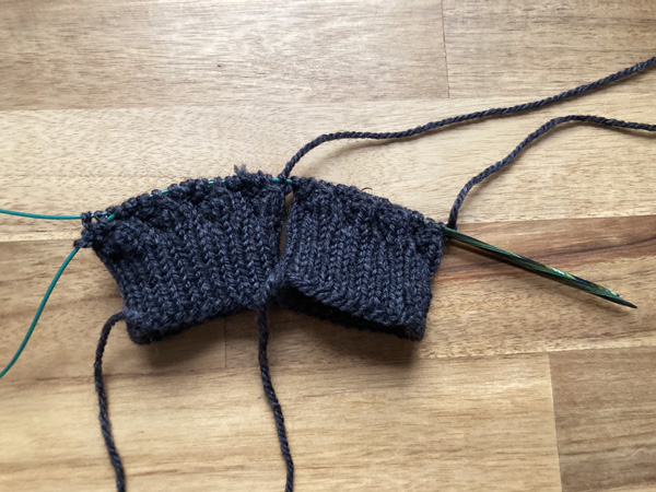 Casual Lace その2「移動する編み始めにイヤな予感しかない」　～52 Weeks of Socksプロジェクト