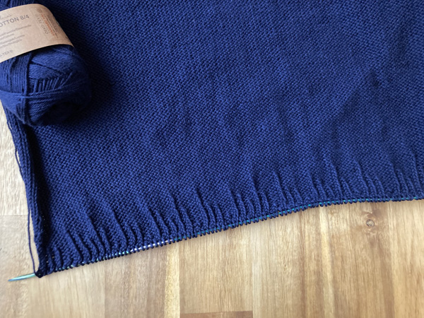 裾のねじりゴム編みと、編み終わりはどうするか　～Yöllä