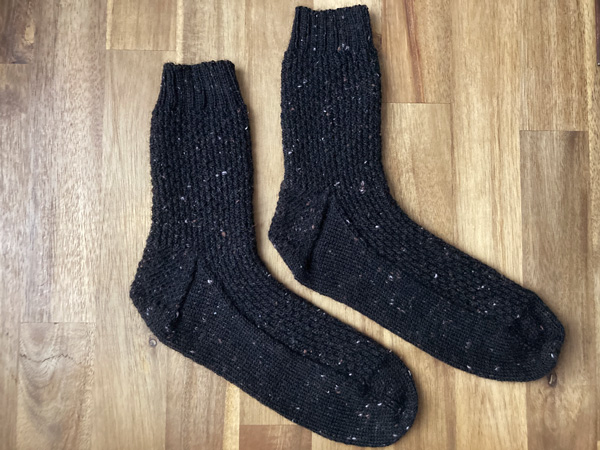 Granite Stitch Socks完成