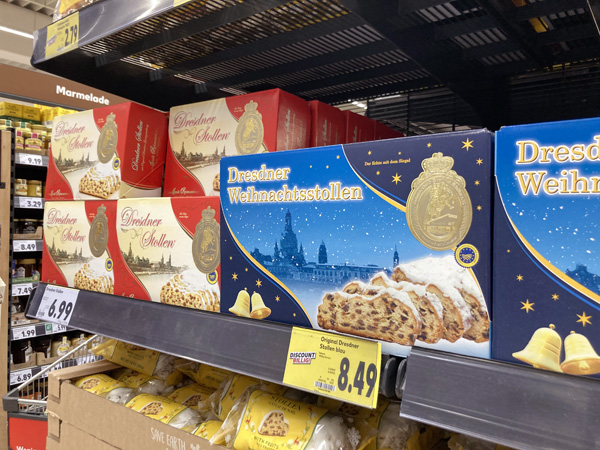 まだ8月だけど、スーパーにはクリスマス商品が登場