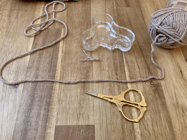 糸と糸とをフェルト化してつなげる方法