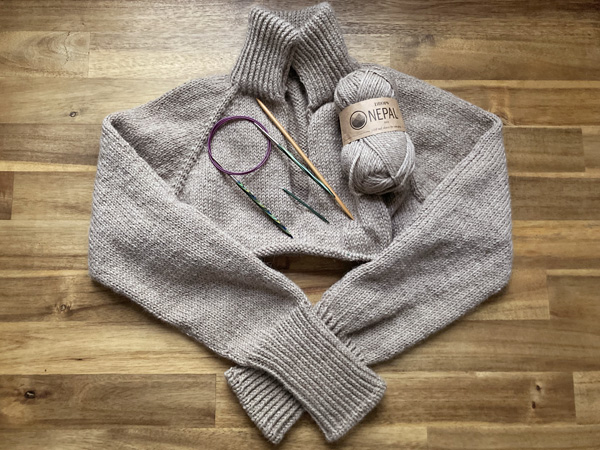 袖が編み終わった～！　～Zipper Sweater