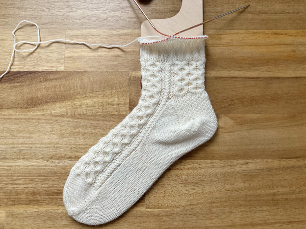 Imker その6「履き口を折り返すなら十分な長さが必要」　～52 Weeks of Socksプロジェクト