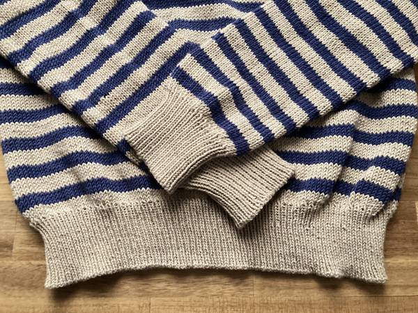 右袖も編み終わりました　～Lyon Sweater
