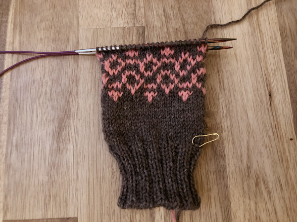 Mica その3「編み込み模様、編み直しました」　～52 Weeks of Socksプロジェクト