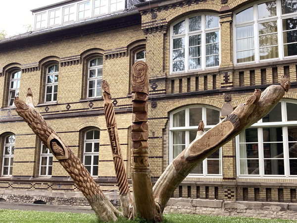 ゲッティンゲン大学内には木彫りのフクロウがいる