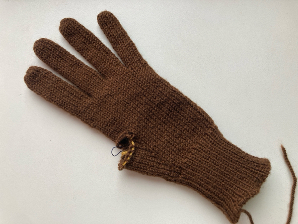 小指も編めた　～Modified Army Gloves