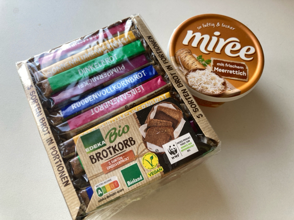 ずっしりどっしりドイツのパンに合わせるなら、生チーズが最適解だったのか！