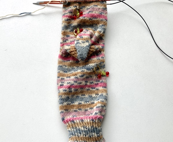 くつ下編みって全然飽きない